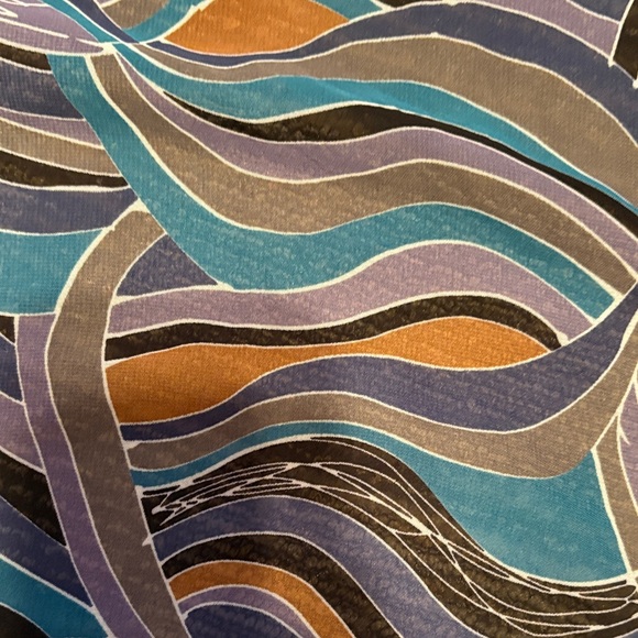 Multicolor Wave Pattern mini Shall - Picture 2 of 3